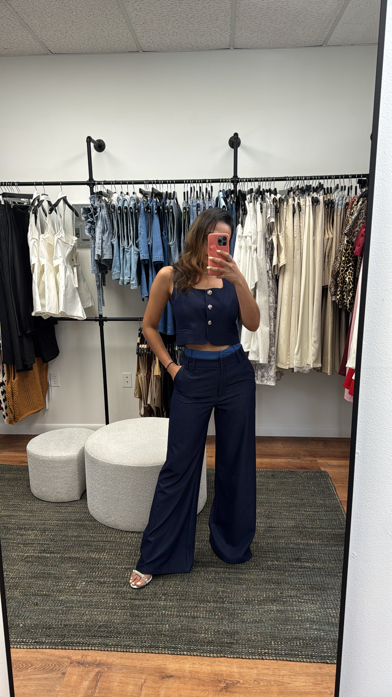 Claudia set