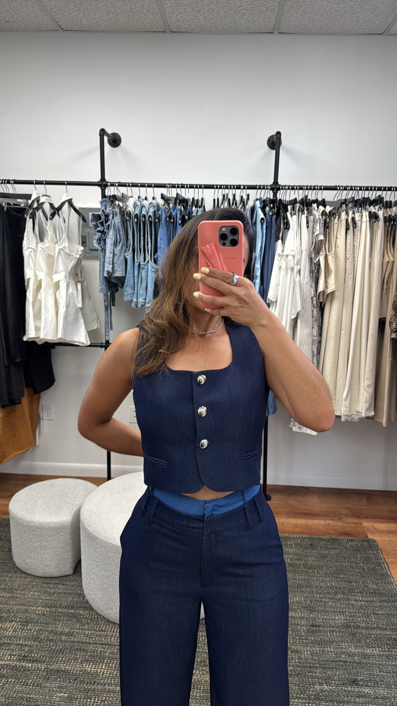 Claudia set